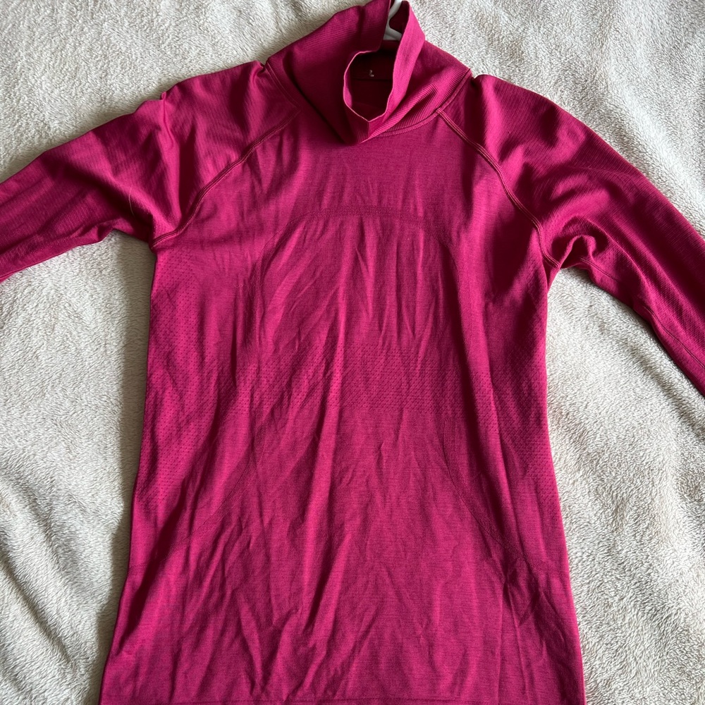 Pink- turtleneck lululemon size 6